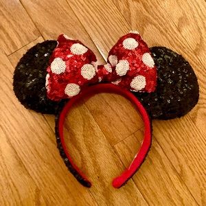 Minnie Mouse ears